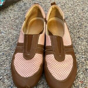 Sesto Meucci casual slip on shoes.  Size 7.5 N